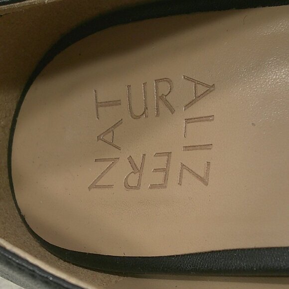 Naturalizer Black Classic Reto Leather Pointed Toe Mali Pumps Size 9 W | Wide - Picture 7 of 12